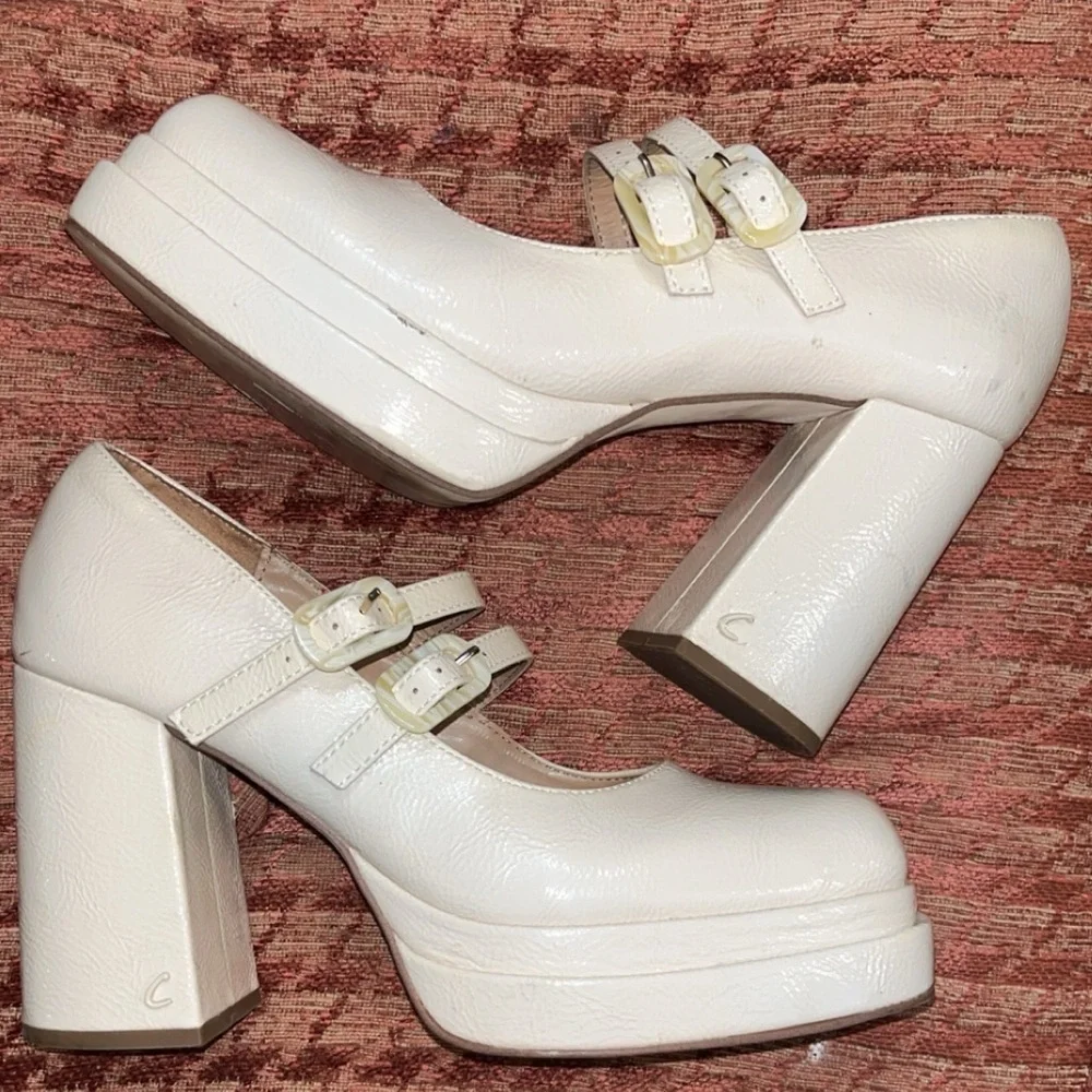 Circus by Sam Edelman White Patent Platform Mary Jane Heels - Picture 2 of 4